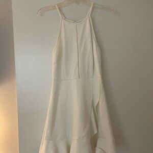 Elegant White Sleeveless Dress - Size M